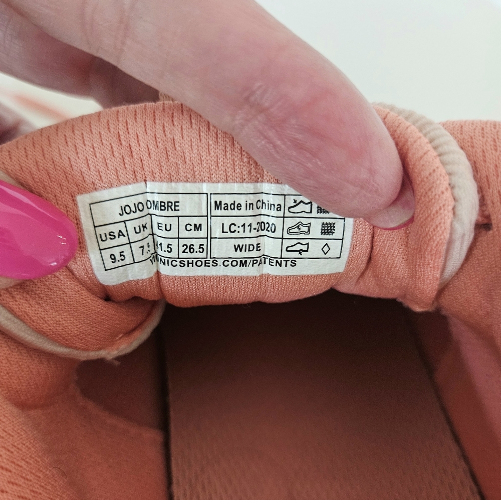 Euc Vionic Active Training Sneakers - image 8